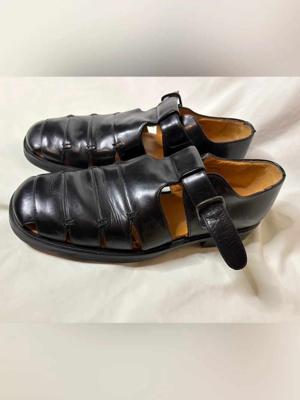 Mezlan Black Leather Fisherman-Style Men’s Sandals with Buckle
